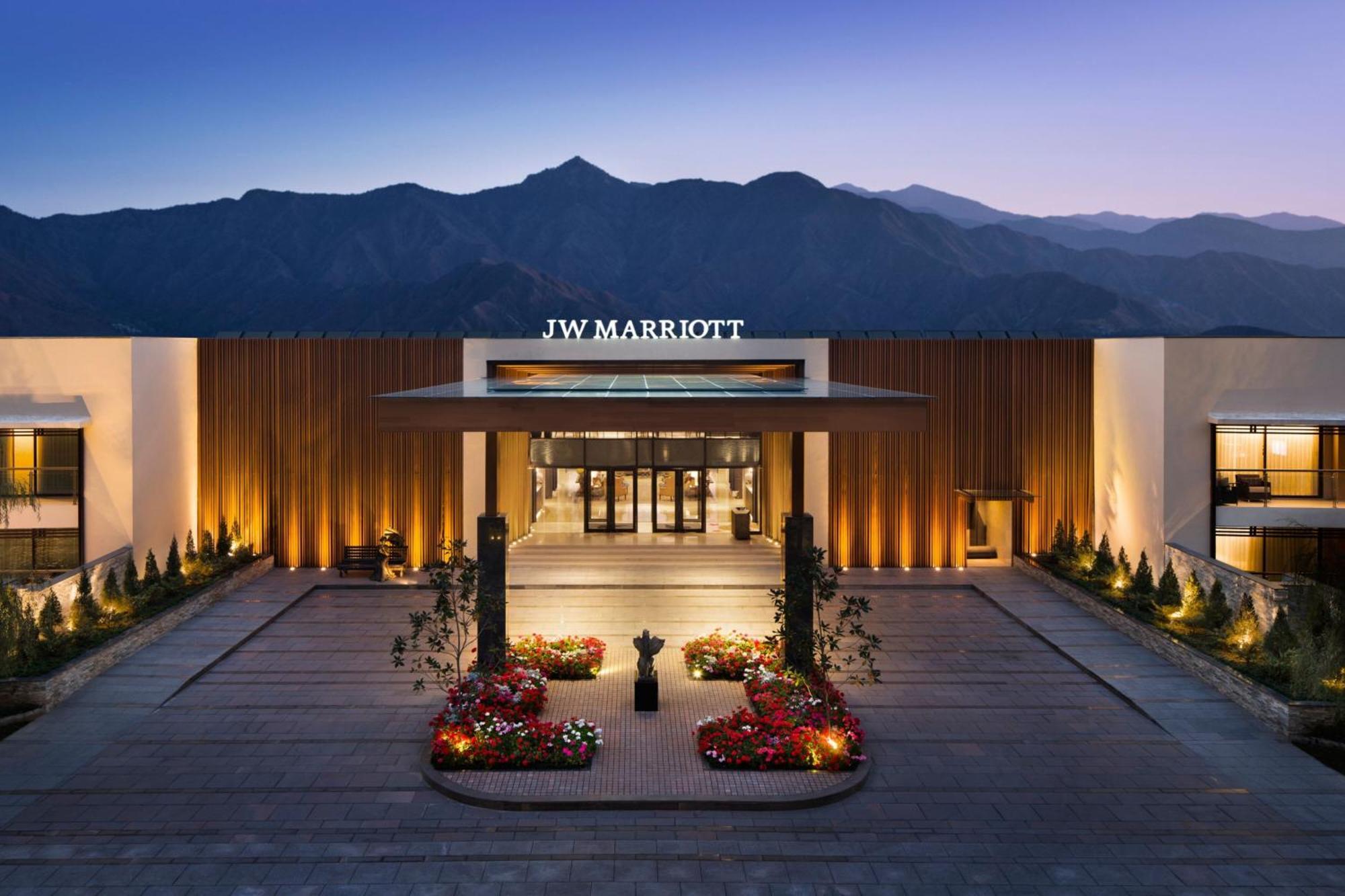 Jw Marriott Mussoorie Walnut Grove Resort & Spa Exterior foto